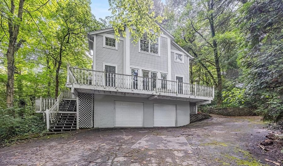 1588 Moon Valley Ln, Anderson Twp., OH 45230 - 3 Beds, 2 Bath