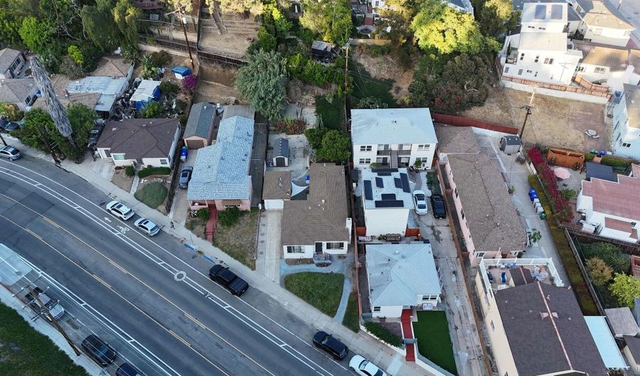 2691 Reynard, San Diego, CA 92103 - 2 Beds, 2 Bath