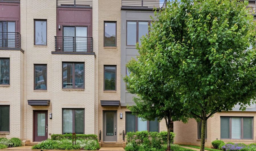6924 ROCKLEDGE Dr, Bethesda, MD 20817 - 3 Beds, 4 Bath