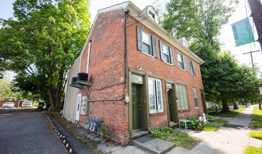 332 Water St, White, NJ 07823 - 6 Beds, 4 Bath