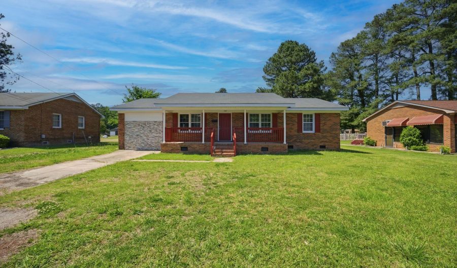 707 Dr Martin Luther King Jr N, Ahoskie, NC 27910 - 4 Beds, 2 Bath