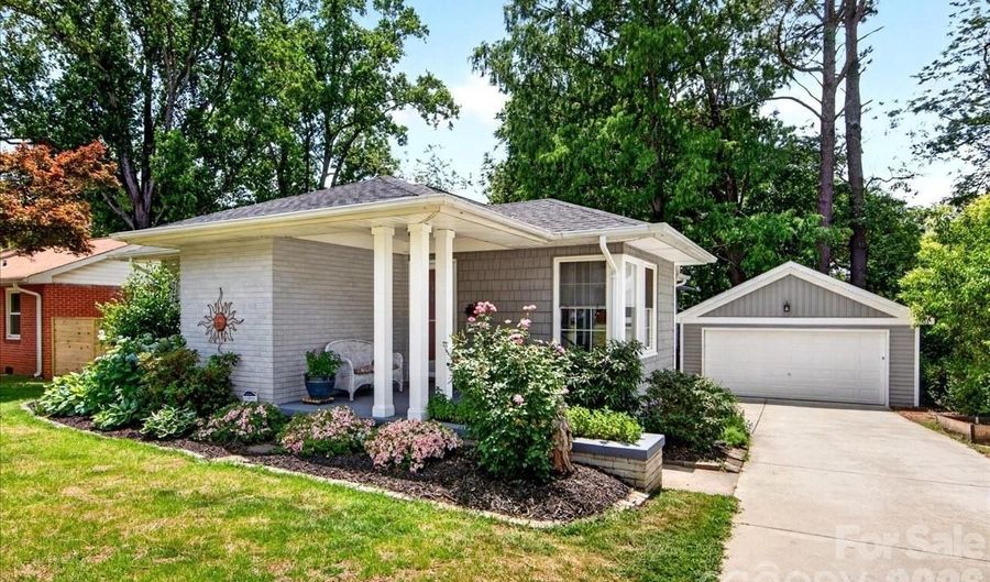 3425 Airlie St, Charlotte, NC 28205 - 3 Beds, 2 Bath