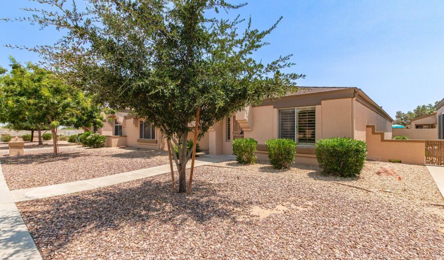 19939 N GREENVIEW Dr, Sun City West, AZ 85375 - 2 Beds, 2 Bath