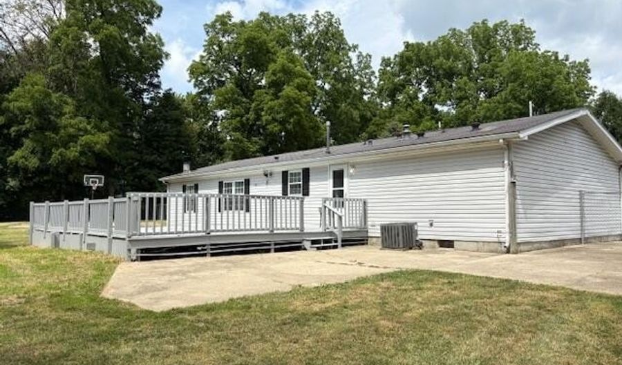 745 Saint Joseph St, Adrian, MI 49221 - 3 Beds, 3 Bath