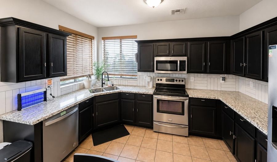 11414 W MOHAVE St, Avondale, AZ 85323 - 3 Beds, 3 Bath