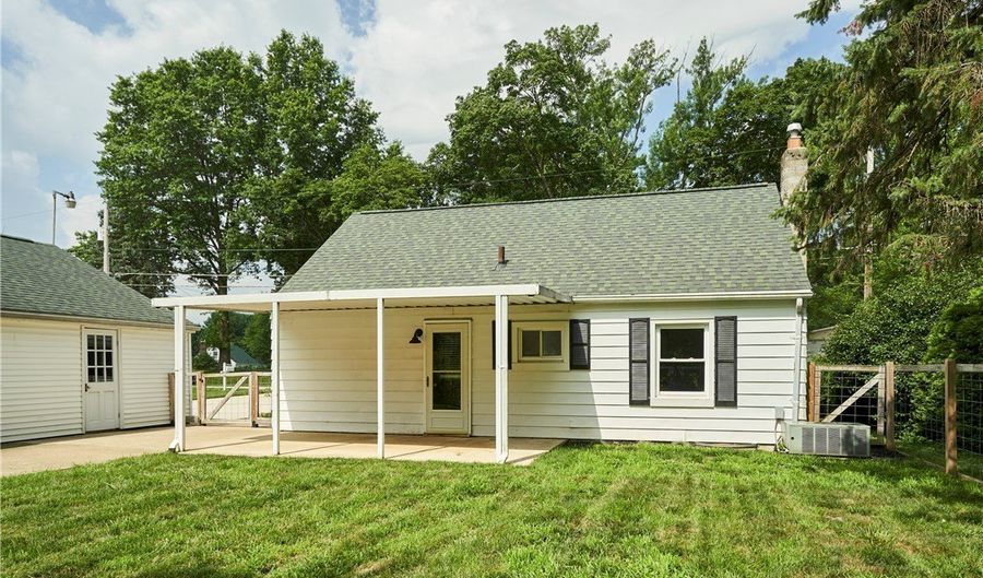3261 Dewalt Dr, Akron, OH 44312 - 3 Beds, 1 Bath