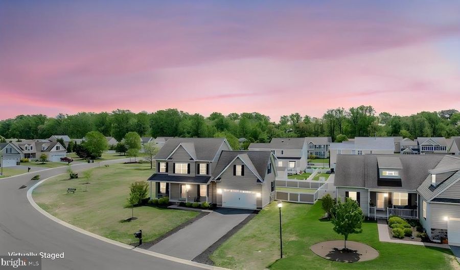 160 PONDS EDGE Dr, Felton, DE 19943 - 4 Beds, 3 Bath