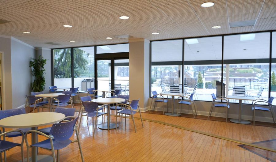 307 YOAKUM Pkwy 615, Alexandria, VA 22304 - 1 Beds, 1 Bath