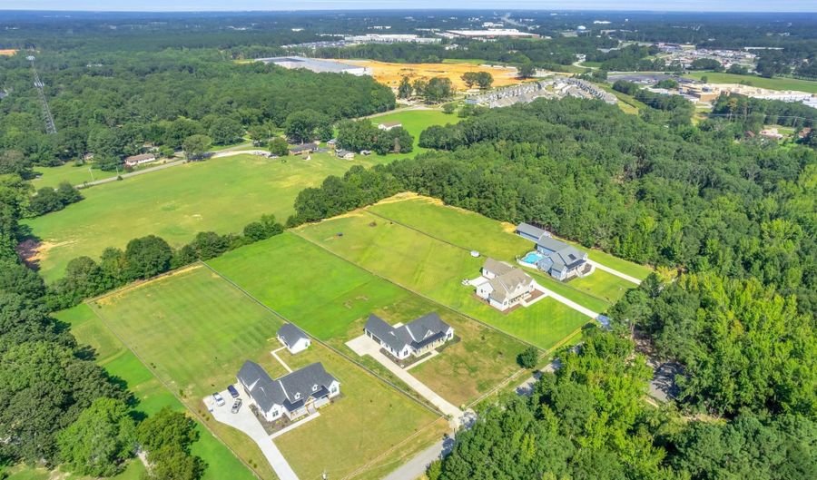 164 Triangle Pine Rd, Fountain Inn, SC 29644 - 4 Beds, 5 Bath