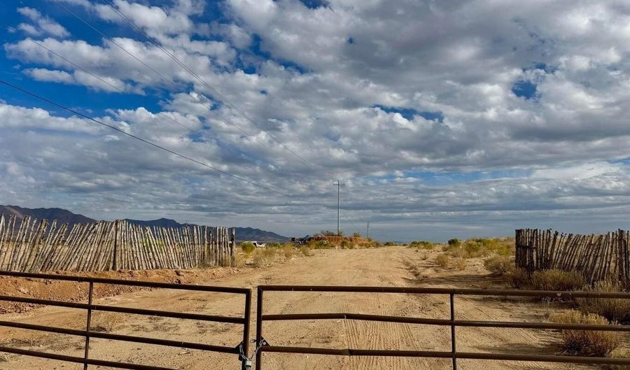 22110 W Sunrise Rd, Congress, AZ 85332 - 0 Beds, 0 Bath