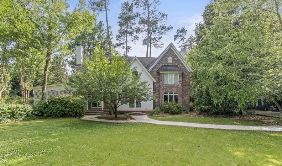 415 Pine St, Camden, SC 29020 - 5 Beds, 6 Bath