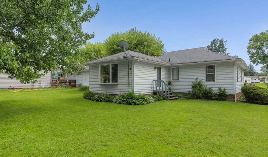 2360 Burton Ave, Alliance, OH 44601 - 2 Beds, 1 Bath