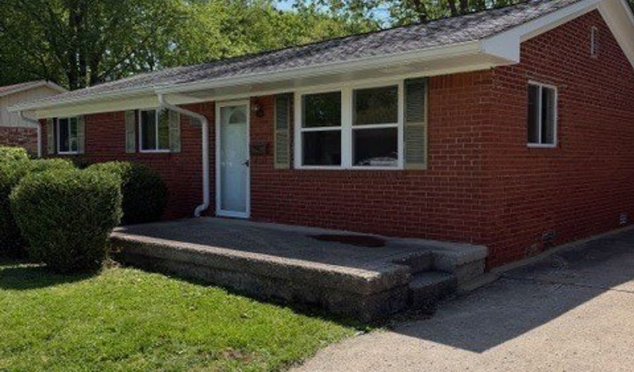 1449 Biloxi Ln, Beech Grove, IN 46107 - 3 Beds, 2 Bath
