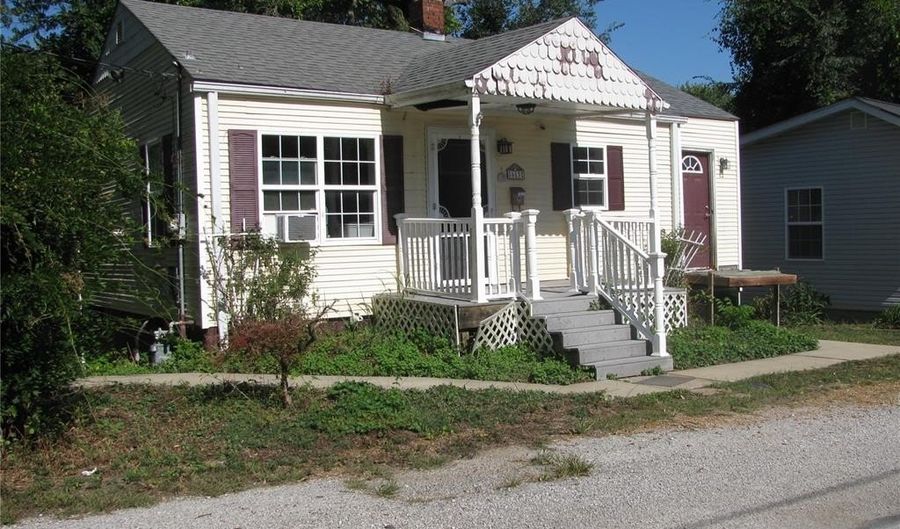 613 Leonard St, Alton, IL 62002 - 1 Beds, 1 Bath