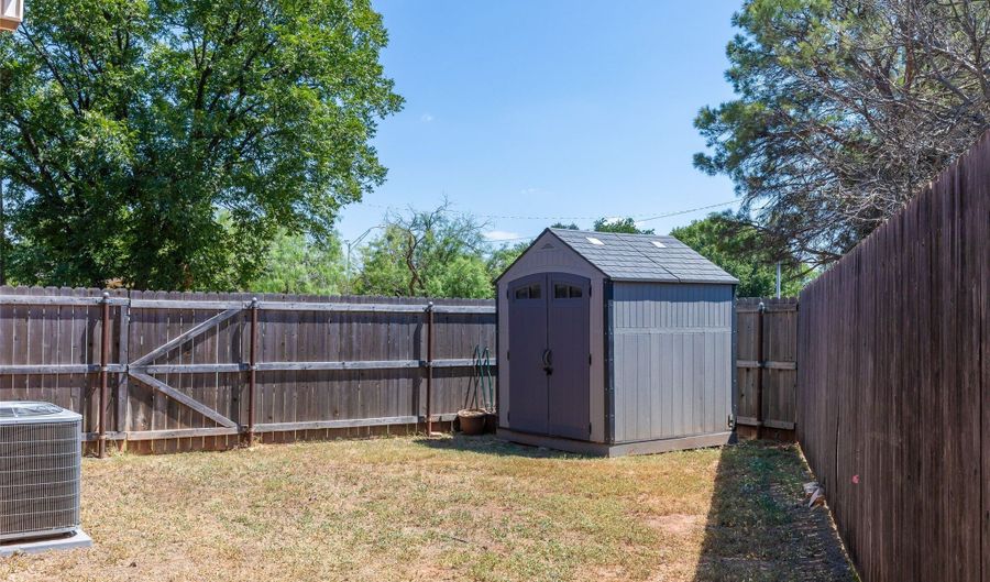 1002 Westwood Dr, Abilene, TX 79603 - 3 Beds, 2 Bath