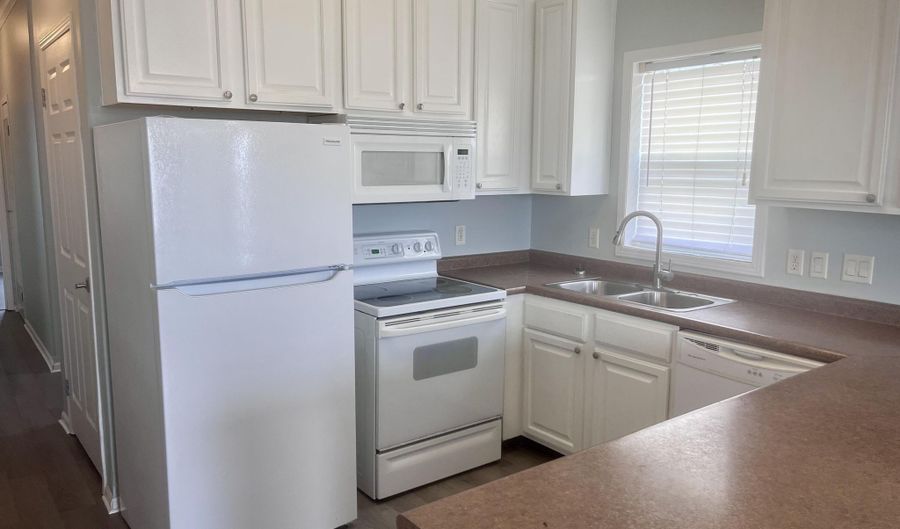 2404 Gladiolus St A, Ocean Springs, MS 39564 - 3 Beds, 2 Bath