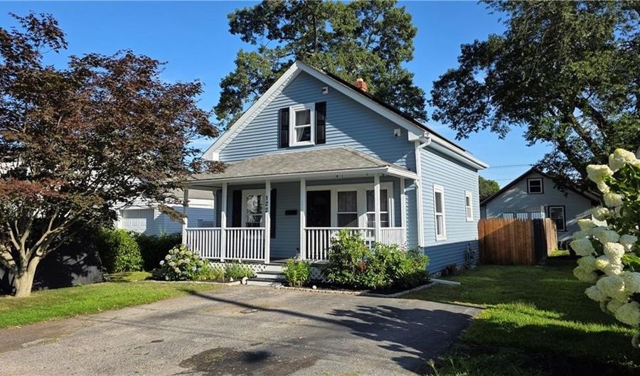 122 Leigh St, Warwick, RI 02889 - 3 Beds, 2 Bath