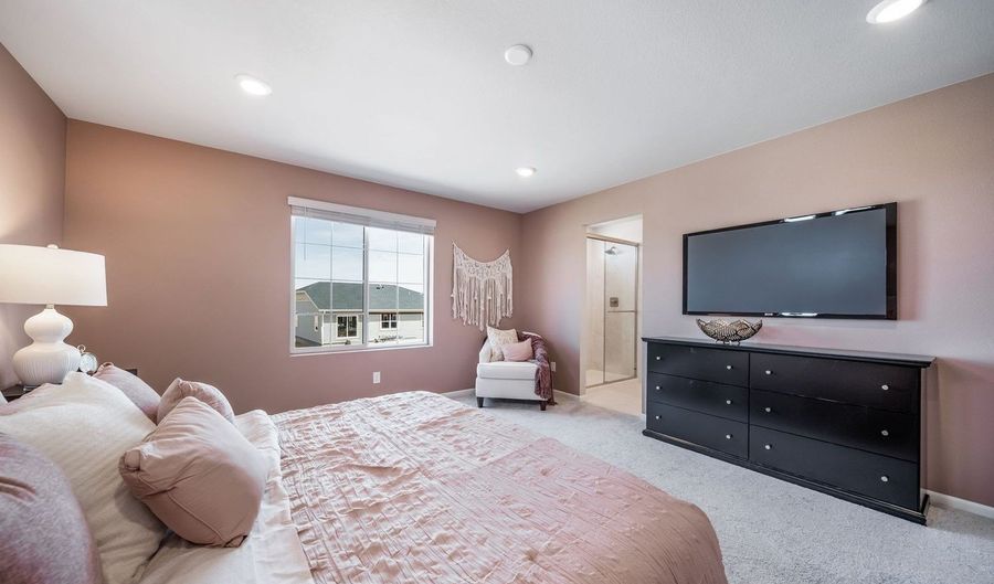 22242 E 38th Pl, Aurora, CO 80019 - 5 Beds, 4 Bath