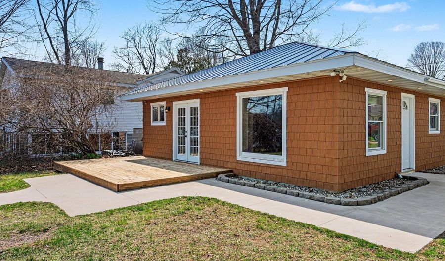 3517 Lake Allegan Dr, Allegan, MI 49010 - 1 Beds, 1 Bath