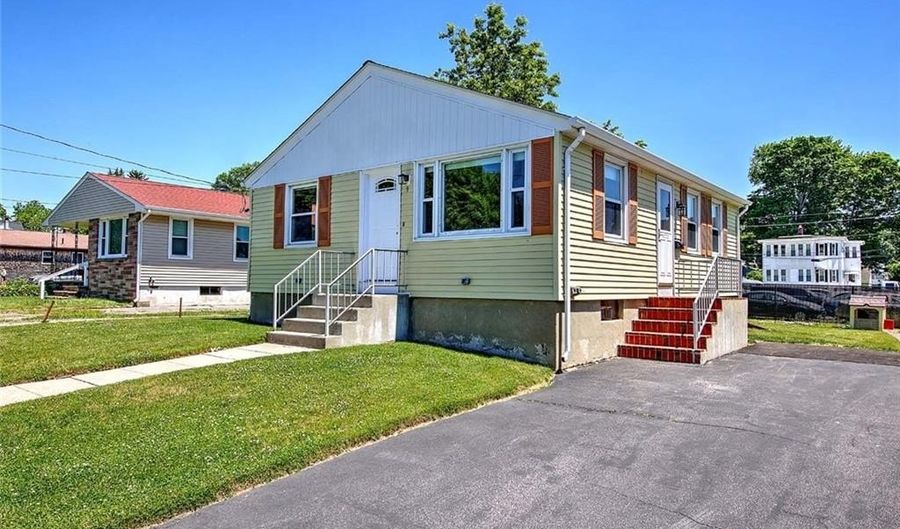 9 Custer Ave, Johnston, RI 02919 - 2 Beds, 1 Bath