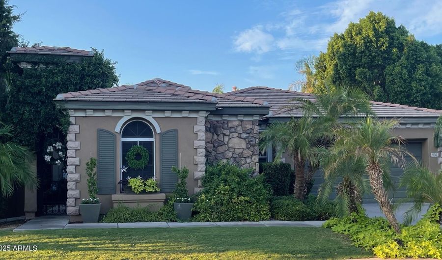 904 E MEAD Dr, Chandler, AZ 85249 - 4 Beds, 3 Bath