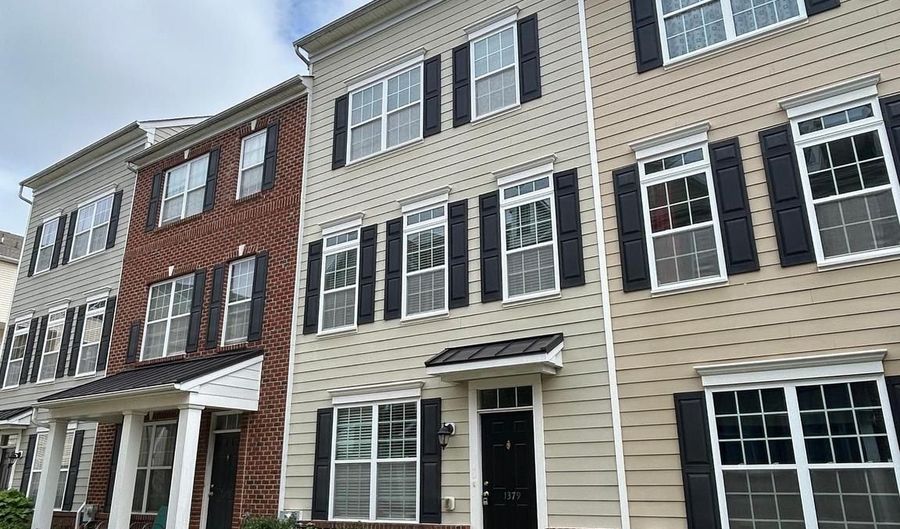 1379 PARISH Ave, Claymont, DE 19703 - 3 Beds, 3 Bath