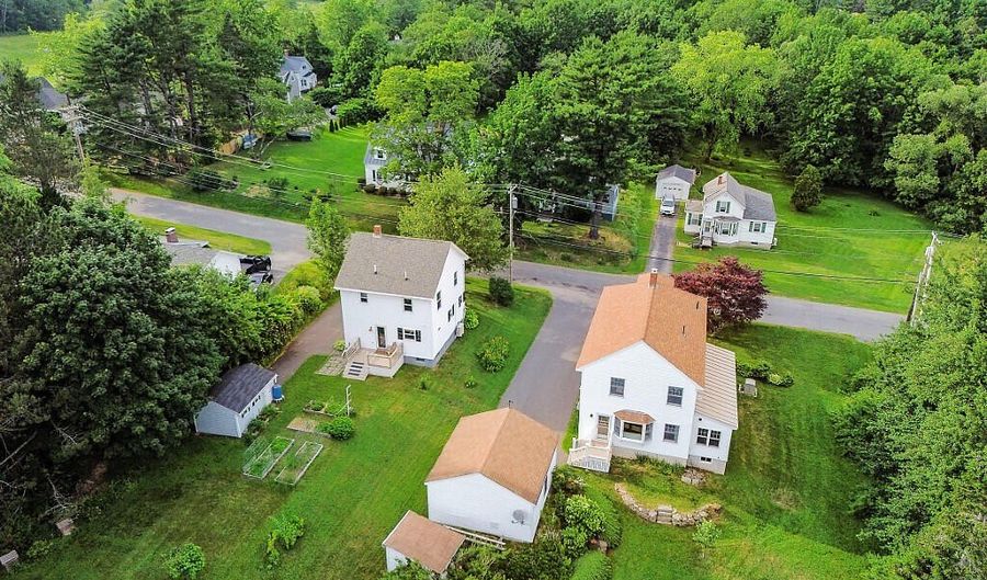 70 Winship St, Bath, ME 04530 - 3 Beds, 3 Bath