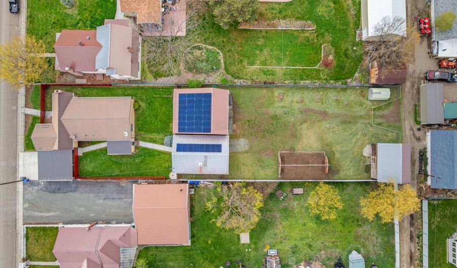 2142 COLORADO Ave, Baker City, OR 97814 - 3 Beds, 2 Bath
