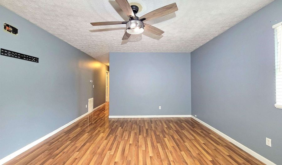 10 2nd North St, Barboursville, WV 25504 - 3 Beds, 2 Bath
