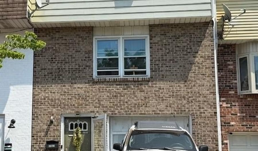 2860 Huron St, Allentown, PA 18103 - 3 Beds, 2 Bath