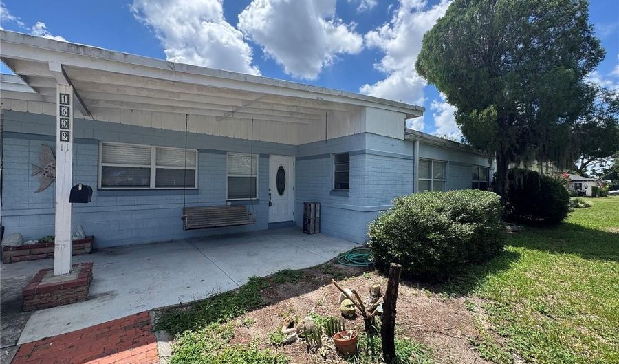 1609 N WESTMORELAND Dr, Orlando, FL 32804 - 4 Beds, 2 Bath