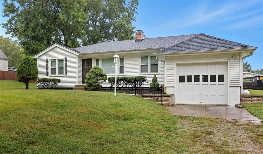 2943 NE Walnut Rd, Avondale, MO 64117 - 2 Beds, 2 Bath