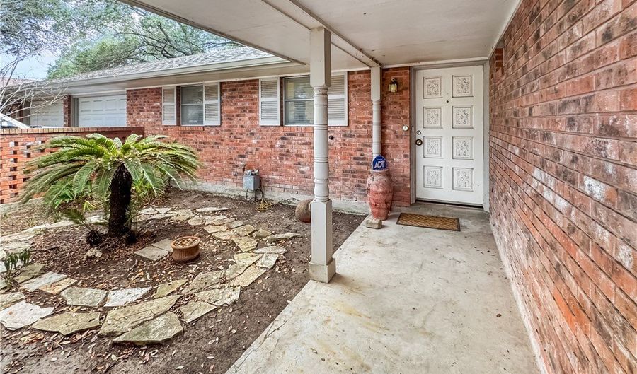 1600 Fairdale St, Alice, TX 78332 - 3 Beds, 2 Bath