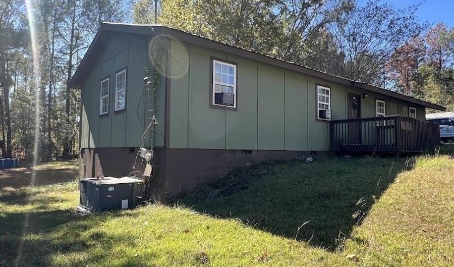 1215 ELK Dr, Alexander City, AL 35010 - 3 Beds, 2 Bath
