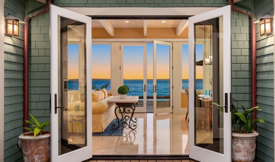 553 Beach Dr, Aptos, CA 95003 - 4 Beds, 3 Bath