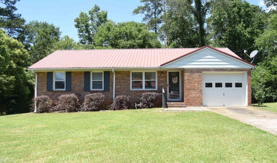 1508 CLOVERDALE Rd, Anniston, AL 36207 - 3 Beds, 2 Bath