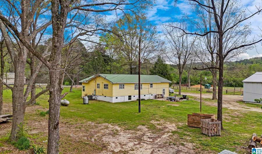 3237 MUD CREEK Rd, Adger, AL 35006 - 2 Beds, 1 Bath