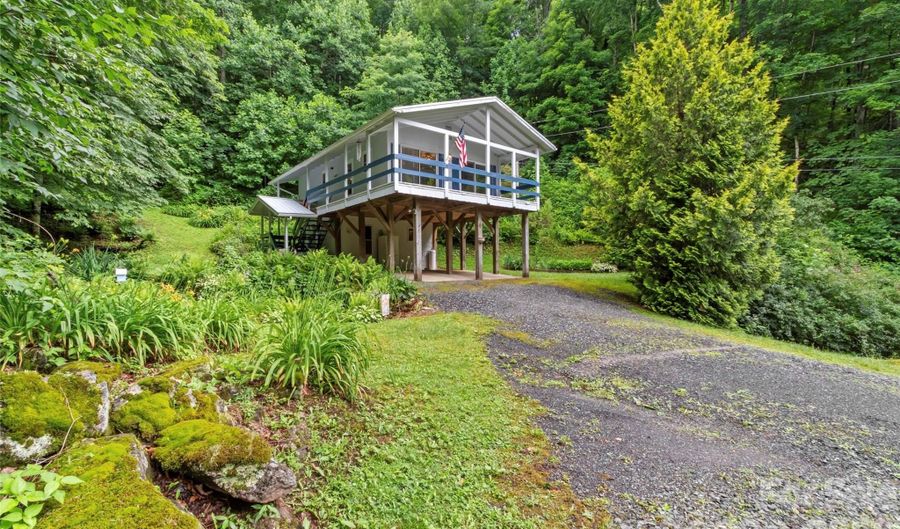 1210 Blevins Branch Rd, Bakersville, NC 28705 - 1 Beds, 1 Bath
