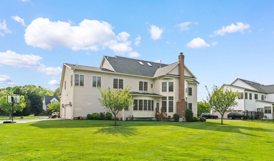 16809 HARBOUR TOWN, Ashton, MD 20861 - 6 Beds, 6 Bath