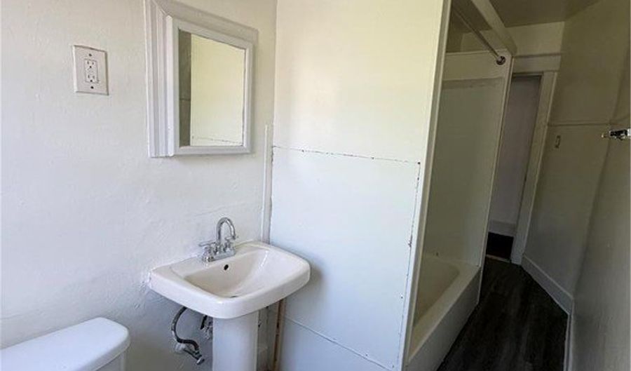 408 W Washington St 2W, Allentown, PA 18102 - 2 Beds, 1 Bath