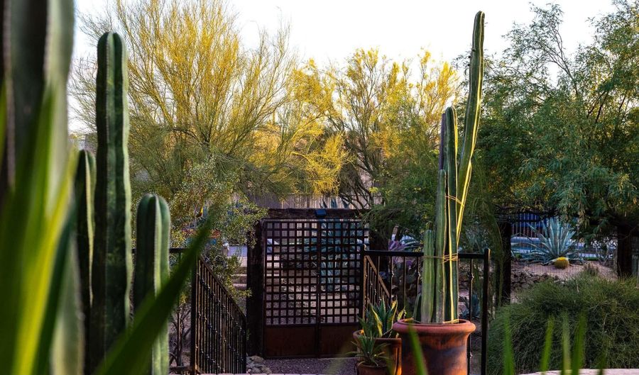 5491 E EL SENDERO Dr, Cave Creek, AZ 85331 - 5 Beds, 3 Bath