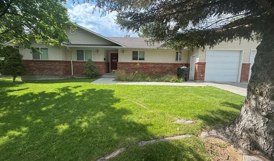 759 S Stout, Blackfoot, ID 83221 - 5 Beds, 4 Bath