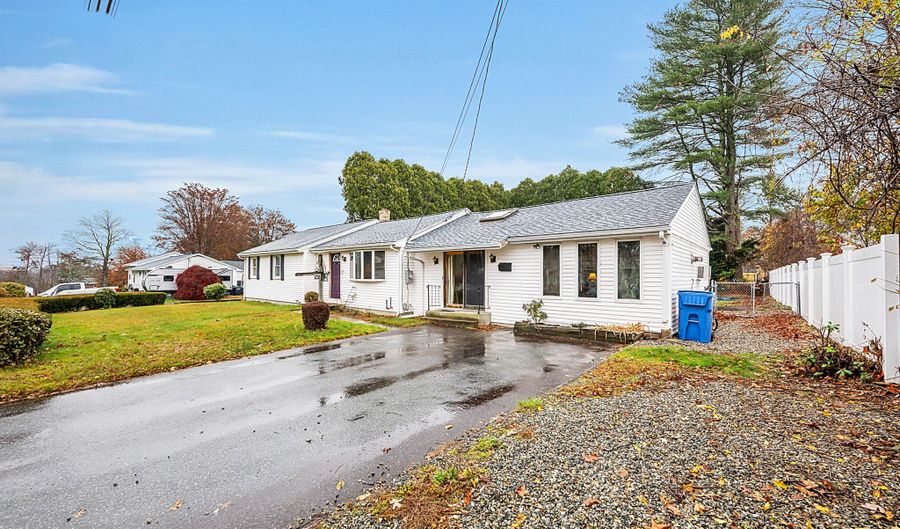 24 Ventura Dr, Brooklyn, CT 06234 - 3 Beds, 2 Bath