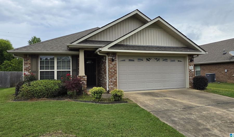 241 CRISFIELD Cir, Alabaster, AL 35007 - 3 Beds, 2 Bath