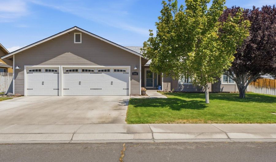 1001 Lehman Ct, Fernley, NV 89408 - 4 Beds, 2 Bath