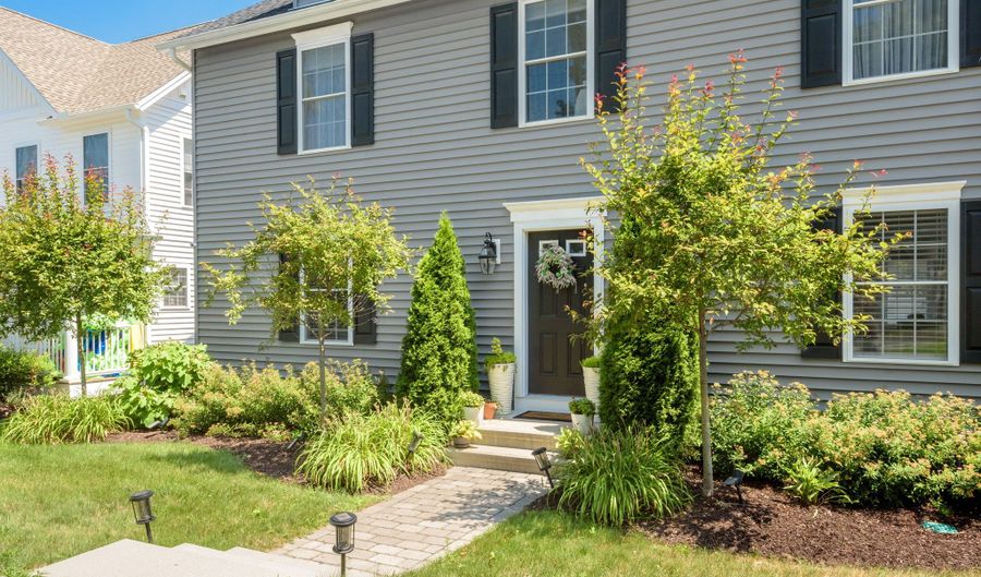 42 Chestnut St 11, Bethel, CT 06801 - 3 Beds, 3 Bath