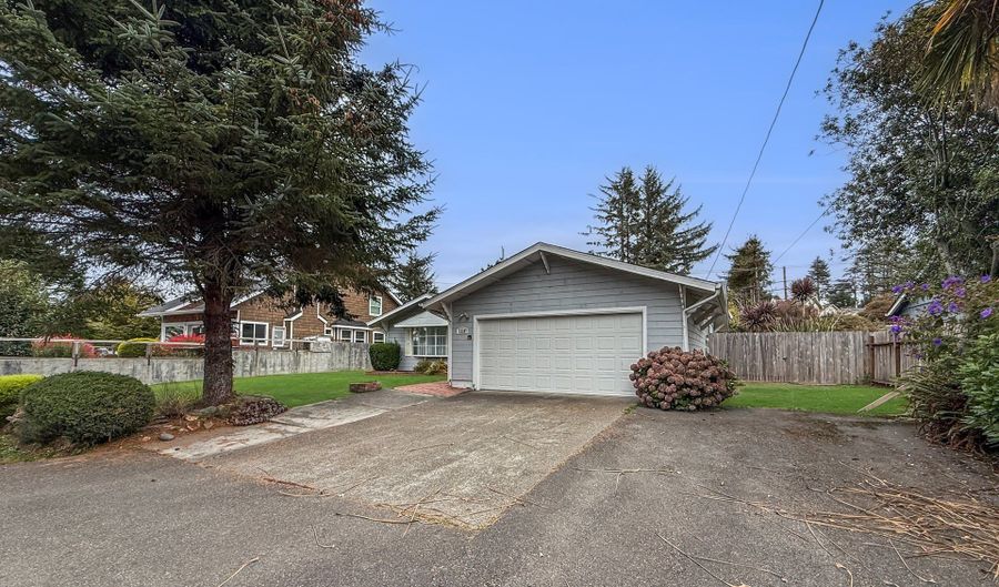 1330 CRISSEY Cir, Brookings, OR 97415 - 3 Beds, 2 Bath