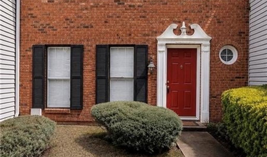 2390 Newport Lndg, Alpharetta, GA 30009 - 2 Beds, 3 Bath