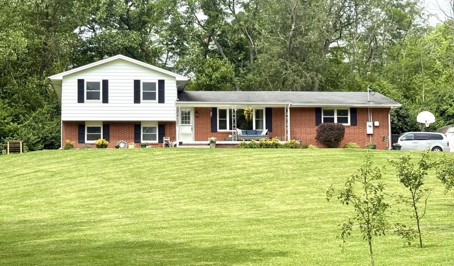 2615 Alexandria Pike, Anderson, IN 46012 - 3 Beds, 3 Bath