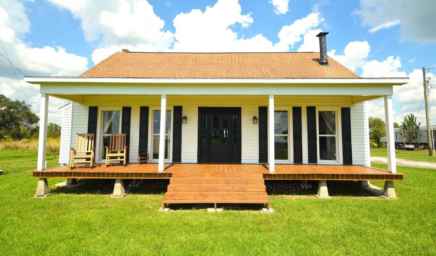 14931 S Guegnon St, Abbeville, LA 70510 - 2 Beds, 2 Bath